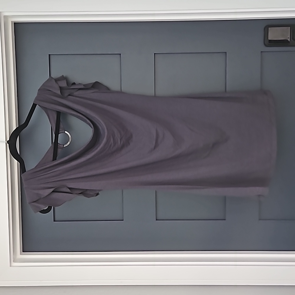 Kouture gray top with opening in back